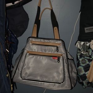 Skip hop grand central